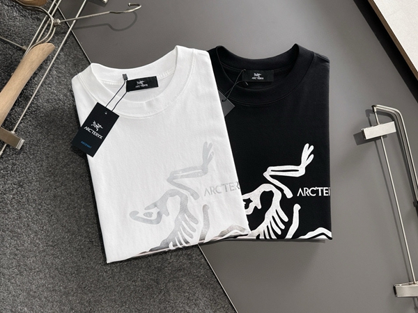 ブランドTシャツ背面デザイン